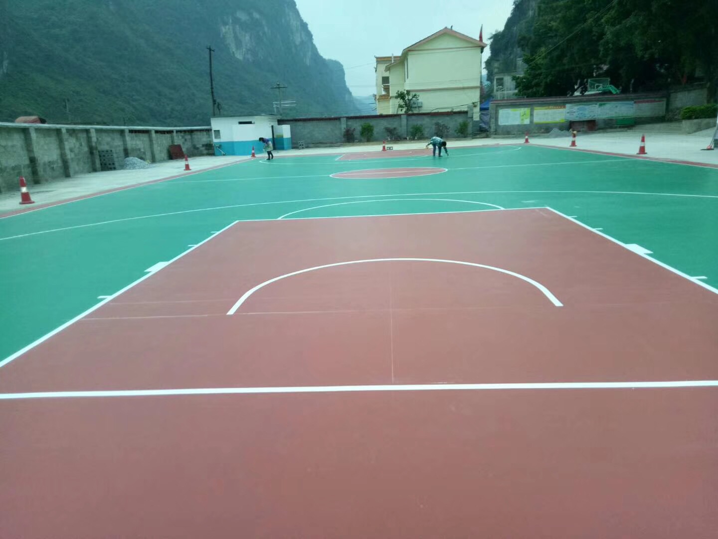 硅pu球場及塑膠跑道 